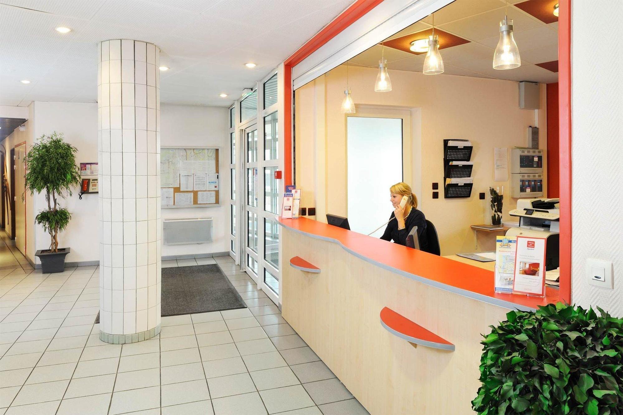 Sejours & Affaires Grenoble Marie Curie Aparthotel Екстериор снимка