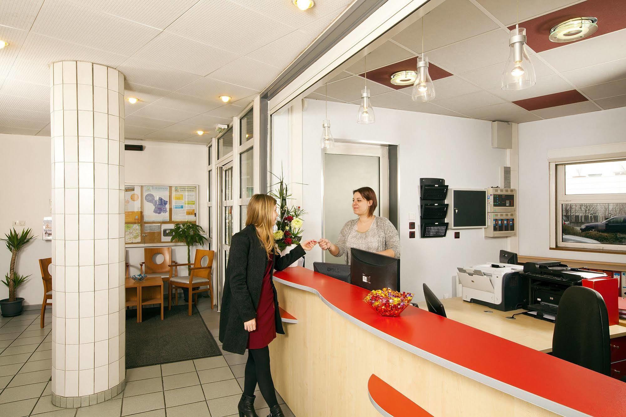 Sejours & Affaires Grenoble Marie Curie Aparthotel Екстериор снимка